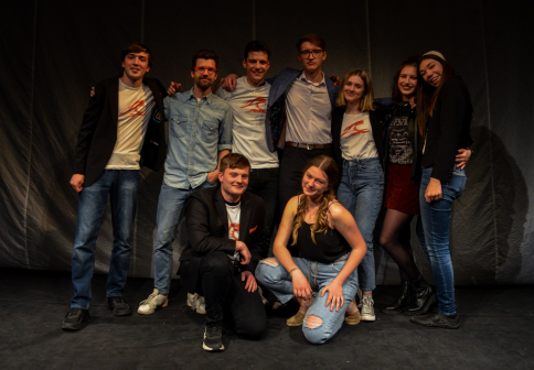 Standing ovation pro divadelní soubor naší francouzské sekce na festivalu v Pardubicích